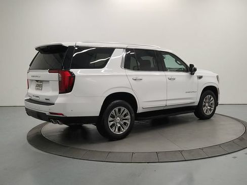 Used 2025 GMC Yukon Denali RWD image 8