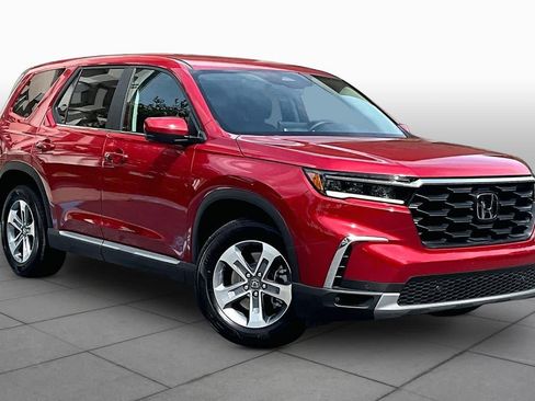 Used 2025 Honda Pilot EX-L image 2