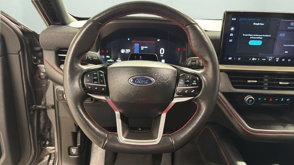 Used 2025 Ford Explorer ST-Line w/ ST-Line Street Pack AWD/4WD image 12