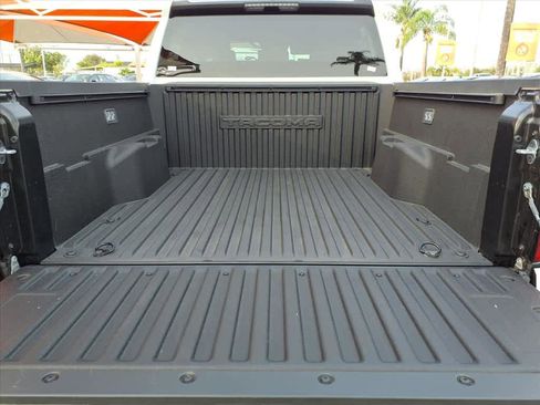 Used 2025 Toyota Tacoma SR5 image 6