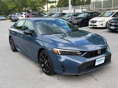 Used 2025 Honda Civic Sport Touring image 2