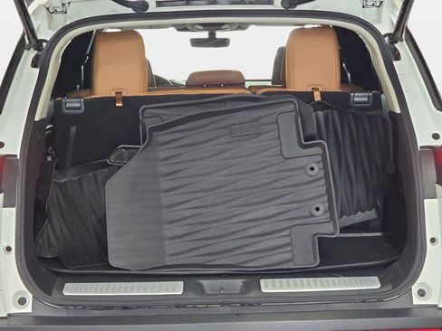 Certified 2024 INFINITI QX60 Sensory image 12