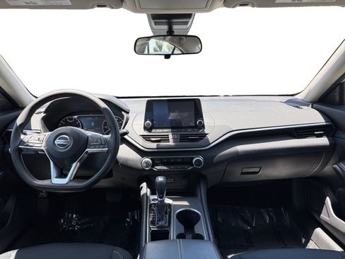 Used 2022 Nissan Altima 2.5 SV FWD image 10