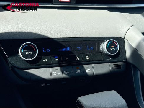 Used 2023 Hyundai Elantra SEL FWD image 19