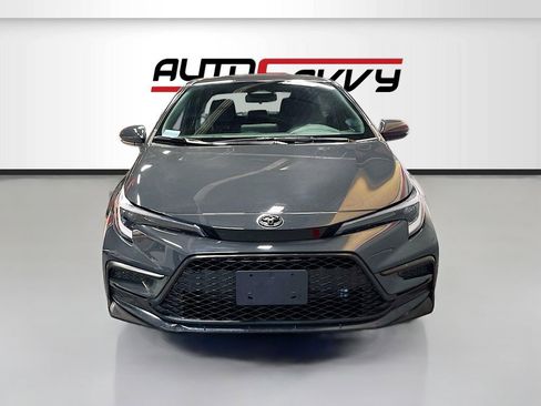 Used 2025 Toyota Corolla SE image 2