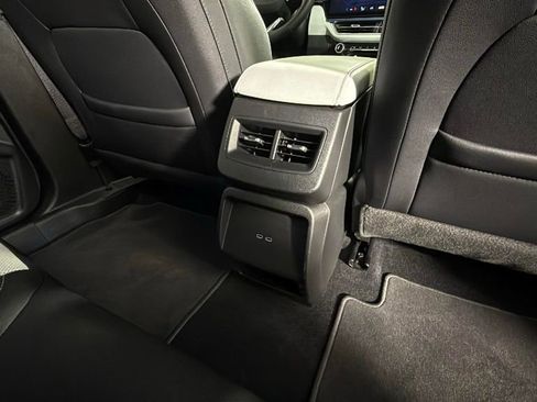 Used 2025 Chevrolet Equinox EV LT image 30