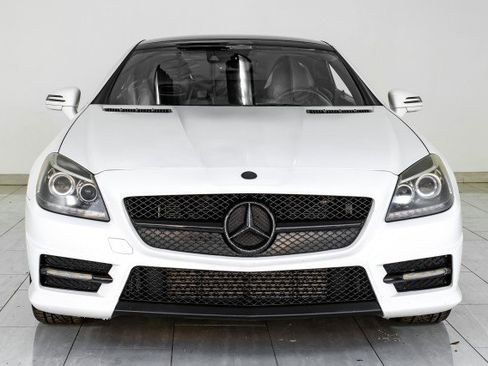 Used 2014 Mercedes-Benz SLK 250 image 4