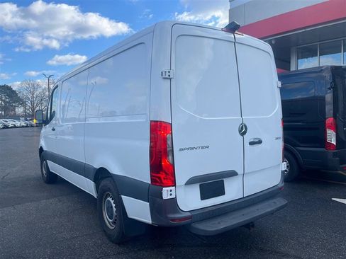 Used 2022 Mercedes-Benz Sprinter 2500 image 6