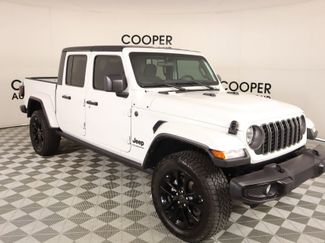 Used 2025 Jeep Gladiator Sport AWD/4WD video 1