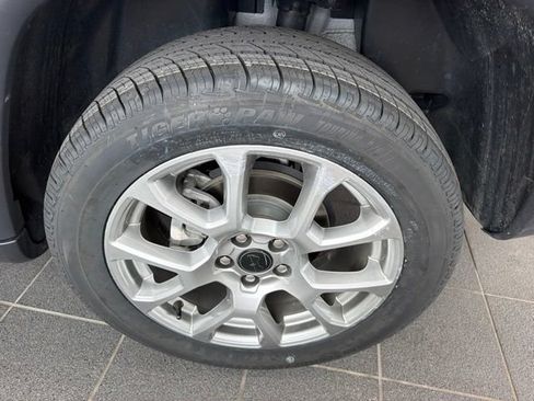 Used 2025 Jeep Compass Limited AWD/4WD image 6