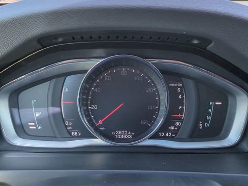 Used 2017 Volvo S60 T5 Inscription image 27