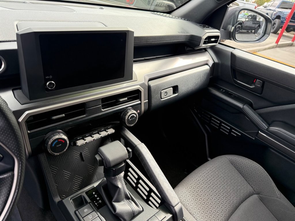 Used 2025 Toyota 4Runner SR5 AWD/4WD image 10