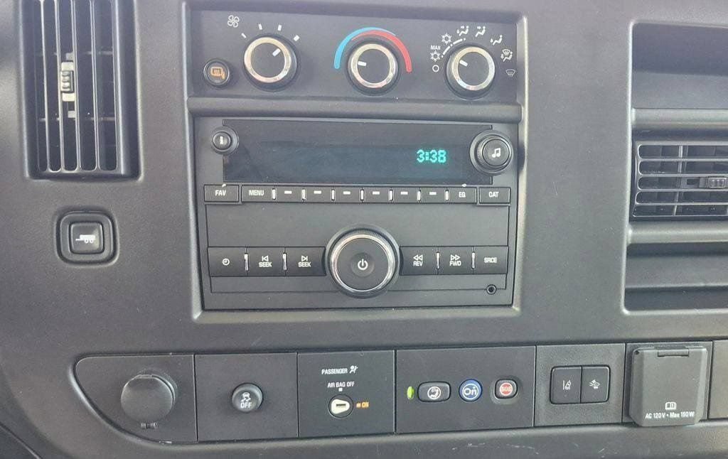 Used 2025 Chevrolet Express 3500 LT w/ LT Preferred Equipment Group RWD image 85