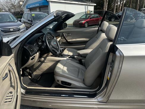 Used 2010 BMW 135i Convertible image 12