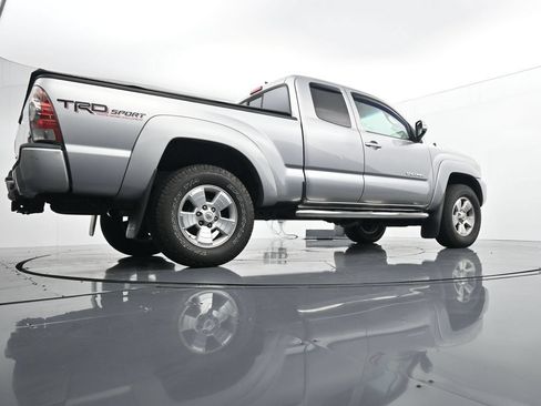 Used 2015 Toyota Tacoma 4x4 Access Cab V6 w/ TRD Sport Package image 34