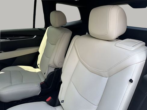 New 2025 Cadillac XT6 Sport w/ Technology Package image 17