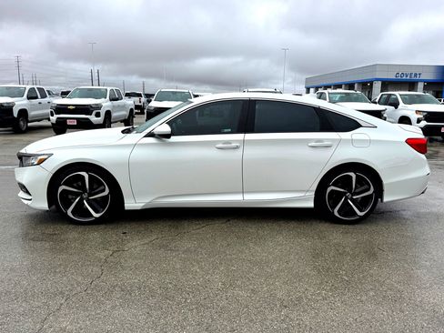 Used 2018 Honda Accord Sport image 12