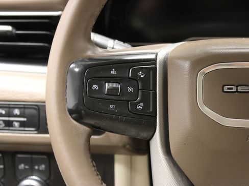 Used 2023 GMC Yukon XL Denali AWD/4WD image 34