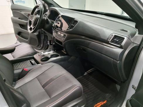 Used 2022 Honda Passport TrailSport image 15