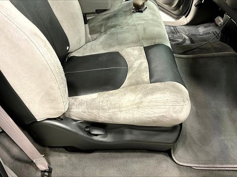 Used 2004 Ford F150 Lightning RWD image 32