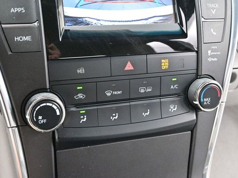 Used 2015 Toyota Camry LE FWD image 22