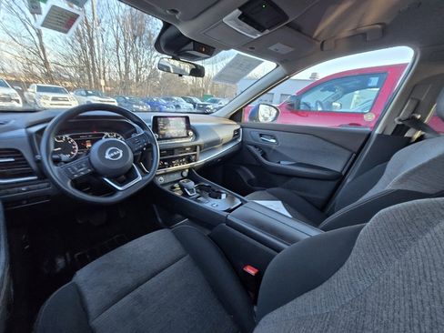 Used 2023 Nissan Rogue SV image 6