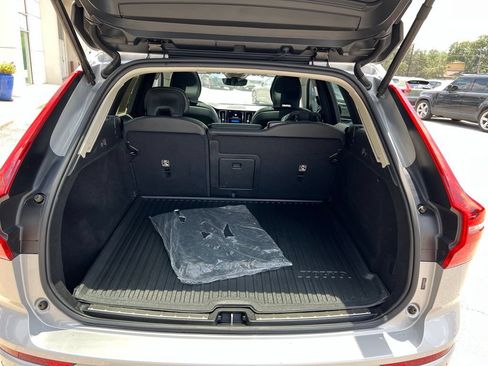 Certified 2024 Volvo XC60 B5 Core AWD/4WD image 24