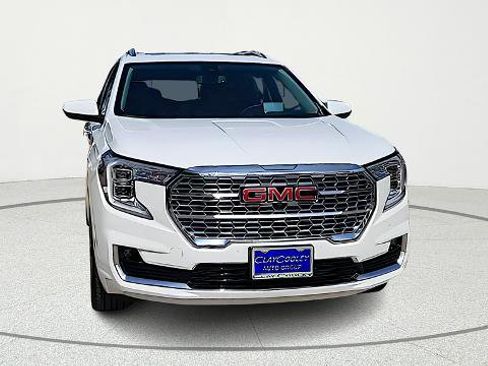 Used 2024 GMC Terrain Denali w/ Denali Premium Package image 2