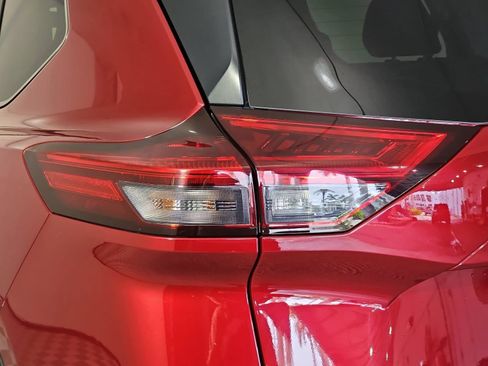 Used 2023 Nissan Rogue S FWD image 29