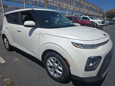 Used 2021 Kia Soul S FWD image 3