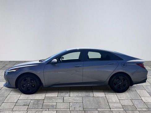 Used 2022 Hyundai Elantra Blue image 4