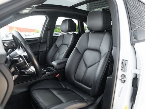 Used 2019 Porsche Macan AWD/4WD image 21