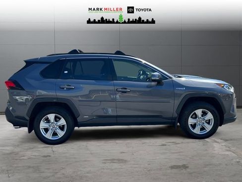 Used 2021 Toyota RAV4 XLE w/ Convenience Package AWD/4WD image 6