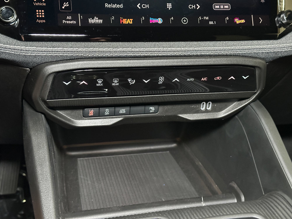 New 2026 Jeep Cherokee Laredo AWD/4WD image 24