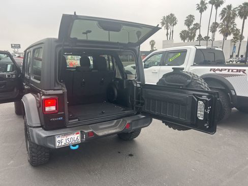 Used 2023 Jeep Wrangler Unlimited w/ Dual Top Group image 40