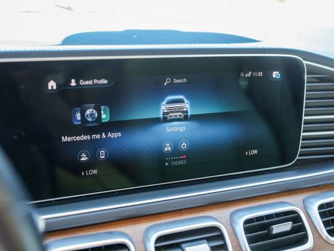 Used 2023 Mercedes-Benz GLS 450 4MATIC image 15