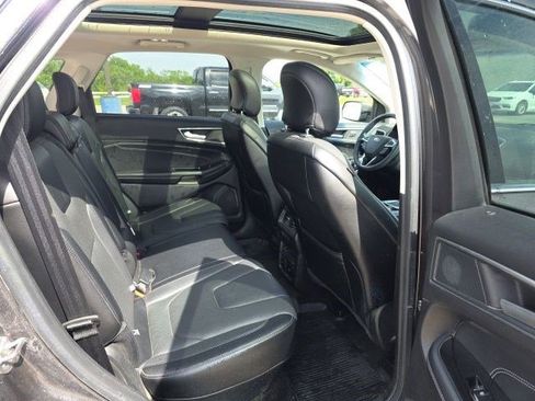 Used 2018 Ford Edge Titanium w/ Equipment Group 301A AWD/4WD image 12
