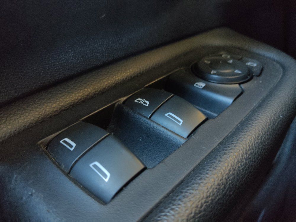 Used 2020 GMC Terrain SLE w/ LPO, Floor Liner Package FWD image 27