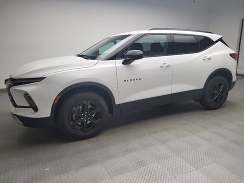 Used 2024 Chevrolet Blazer LT w/ Convenience Package FWD image 2