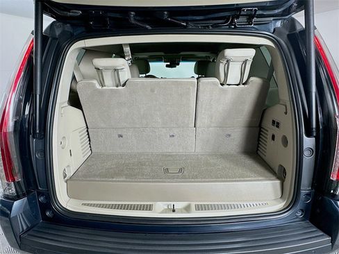 Used 2019 Cadillac Escalade Luxury image 27