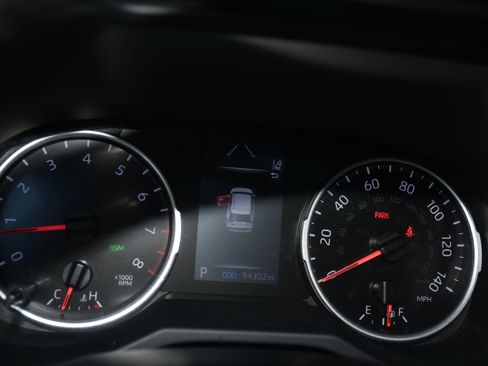 Used 2021 Toyota RAV4 XLE Premium image 16