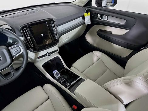 New 2026 Volvo XC40 B5 Ultra w/ Climate Package image 22