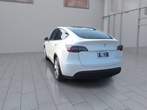 Used 2023 Tesla Model Y Performance AWD/4WD image 7