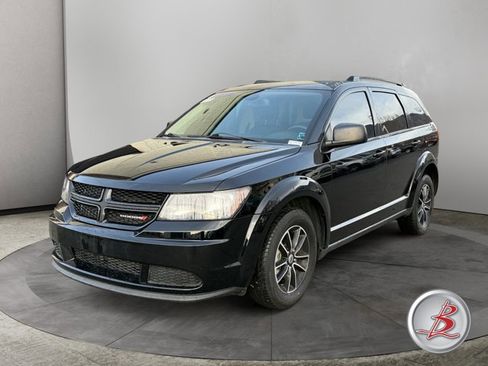 Used 2018 Dodge Journey SE w/ Blacktop Package image 2