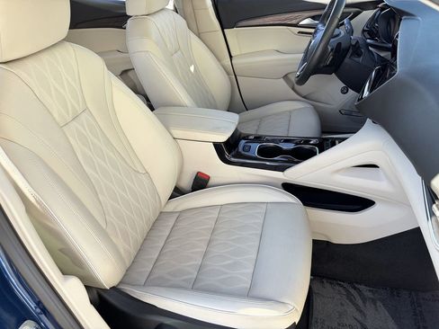 Used 2023 Buick Envision Avenir image 10