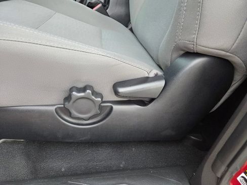 Used 2018 Toyota Tacoma SR RWD image 10