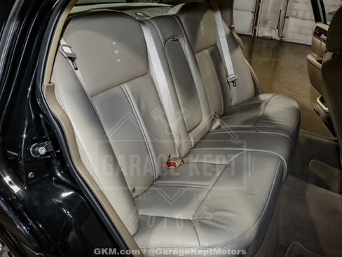 Used 2010 Lincoln Town Car Signature Limited image 84