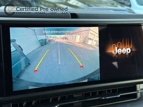 Certified 2025 Jeep Wrangler Unlimited Sahara AWD/4WD image 20