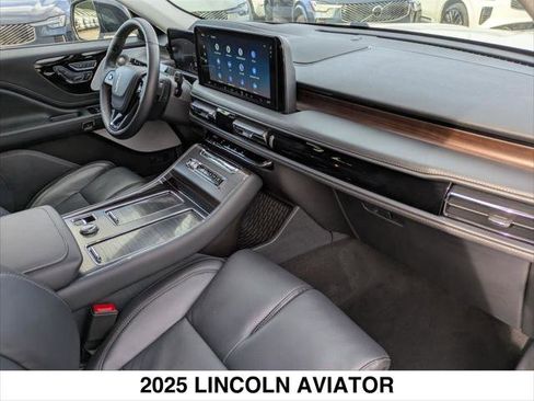 Used 2025 Lincoln Aviator Reserve w/ Equipment Group 201A image 27
