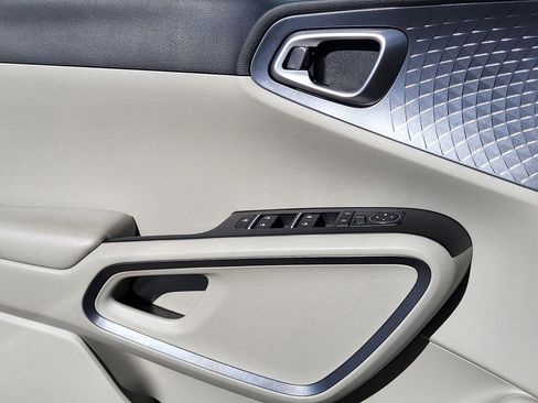 Used 2020 Kia Soul EX image 21